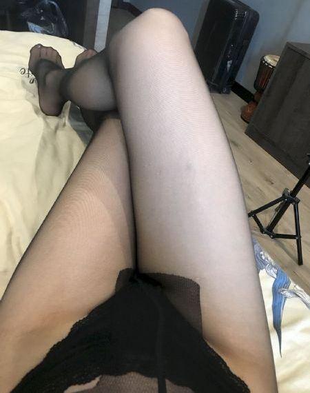 年轻的丝袜老师_在线电影观看